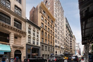 36 W 35 St in New York, NY - Building Photo