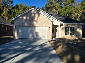 4805 Springhill Rd in Savannah, GA - Building Photo