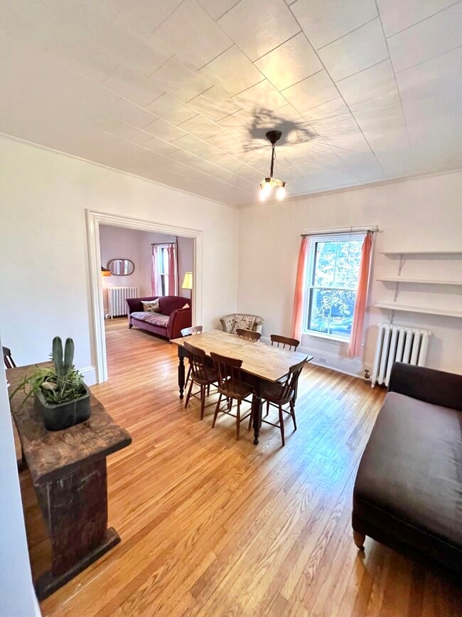 property at 24 Glenwood Rd