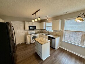 110 Ridge Lake Dr in Apex, NC - Building Photo - Building Photo