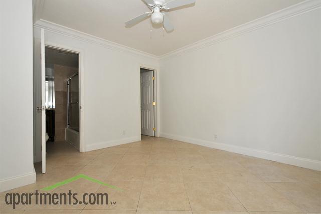 Wilton Pointe Apartments in Wilton Manors, FL - Building Photo - Building Photo