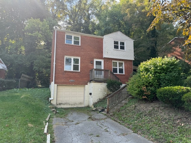 432 Elias Dr in Pittsburgh, PA - Building Photo