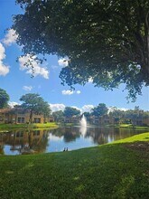 4831 Via Palm Lakes in West Palm Beach, FL - Building Photo - Building Photo