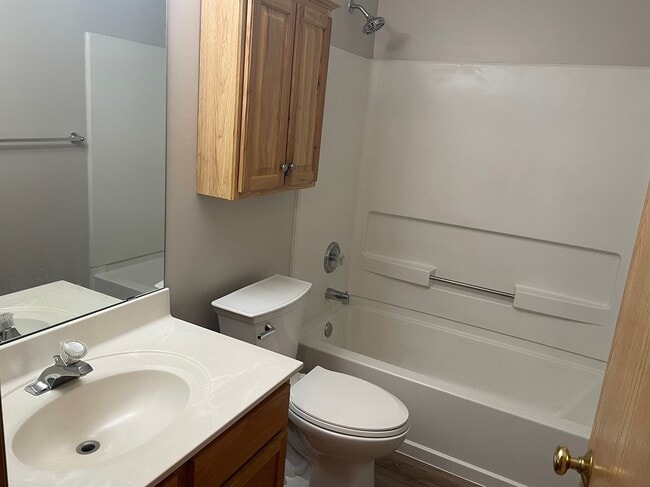 9073 Scarlet Globe Dr in Eden Prairie, MN - Building Photo - Building Photo