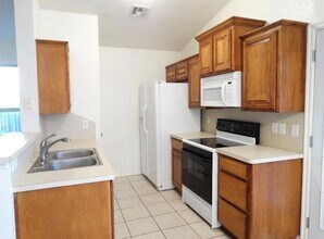 3416 Chester Terrace in Yukon, OK - Building Photo - Building Photo