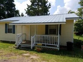 403 Thomas St in Linden, TX - Building Photo