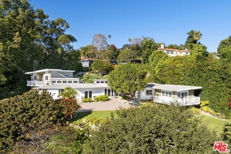 11215 Sunset Blvd in Los Angeles, CA - Building Photo - Building Photo