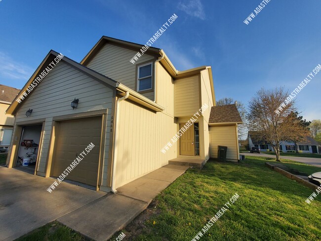 304 N 9th St in Louisburg, KS - Foto de edificio - Building Photo