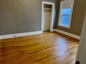 36 Willow Ave, Unit First Floor in Somerville, MA - Building Photo - Building Photo