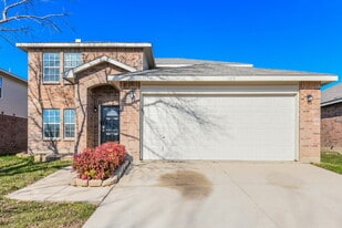 1813 Kittredge Way in Justin, TX - Building Photo