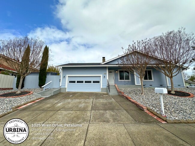 1025 Wren Dr in Petaluma, CA - Building Photo - Building Photo