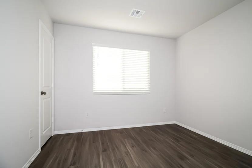 2006 Crimson Lake Blvd in El Reno, OK - Building Photo