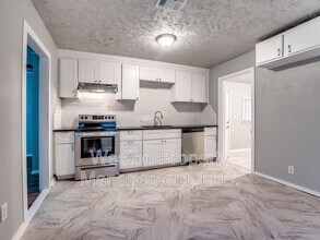 2604 NE 22nd St in Oklahoma City, OK - Building Photo - Building Photo