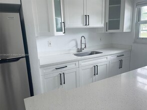 3265 Griffin Rd in Fort Lauderdale, FL - Building Photo - Building Photo