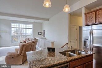 726 Whitetail Dr, Unit 726 in Hummelstown, PA - Foto de edificio - Building Photo