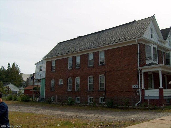 60-62 Grant St S in Wilkes-Barre, PA - Foto de edificio - Building Photo