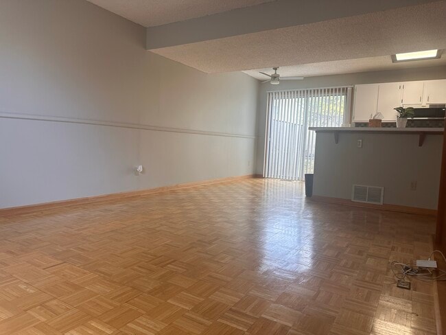 5125 Singleton Dr, Unit 37 C in Hilliard, OH - Foto de edificio - Building Photo