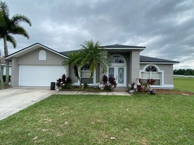 7166 Summit Dr in Winter Haven, FL - Building Photo