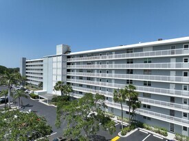 5700 NW 2nd Ave in Boca Raton, FL - Building Photo