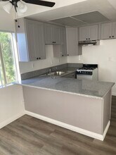 2041 S Pacific Ave, Unit 16 in Los Angeles, CA - Building Photo - Building Photo