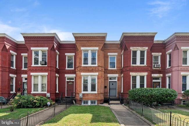 635 K St NE