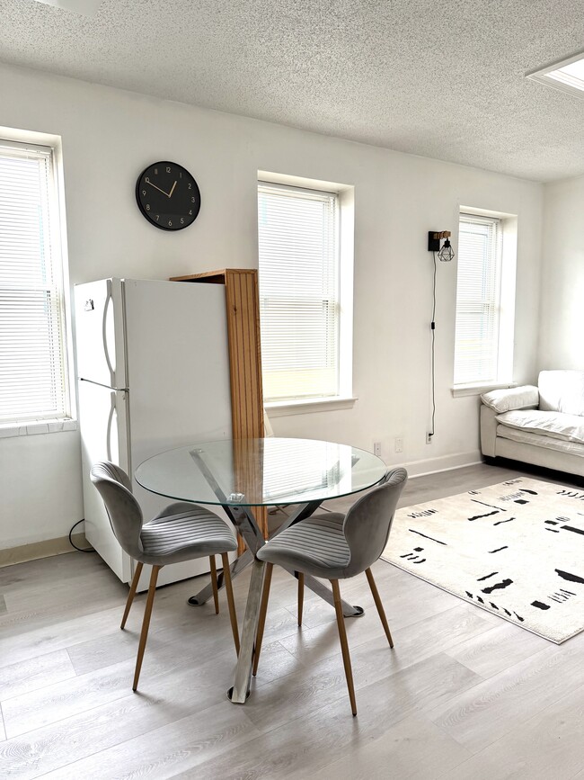 1415 Commonwealth Ave, Unit 502 in Boston, MA - Building Photo - Building Photo