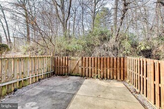 20210 Maple Leaf Ct in Gaithersburg, MD - Building Photo - Building Photo