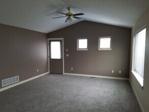 800 Central Ave in Belgrade, MT - Building Photo - Building Photo