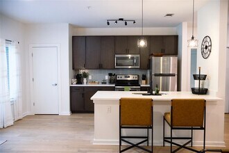 2505 Thornton Rd in Austin, TX - Building Photo - Building Photo