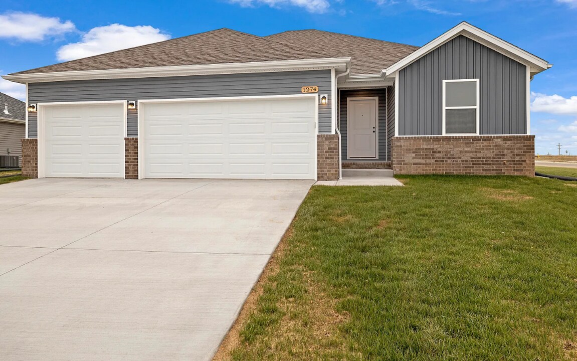 1274 Abercorn St in Republic, MO - Building Photo