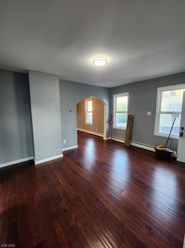 555 Cary St in Orange, NJ - Foto de edificio - Building Photo