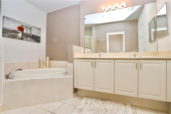 1033 NE 17th Way in Fort Lauderdale, FL - Foto de edificio - Building Photo
