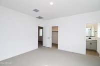 2820 Red Fox Rd in Phoenix, AZ - Building Photo - Building Photo