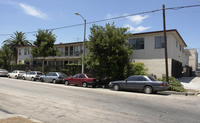 1055 El Centro Ave in Los Angeles, CA - Building Photo - Building Photo