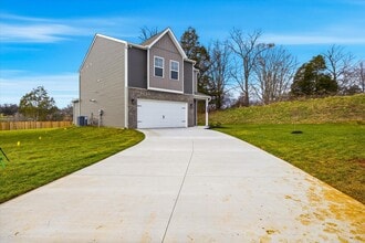 702 N Saulsbury Ln in Clinton, TN - Building Photo - Building Photo