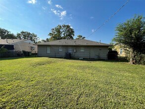 5743 Beldart St in Houston, TX - Building Photo - Building Photo