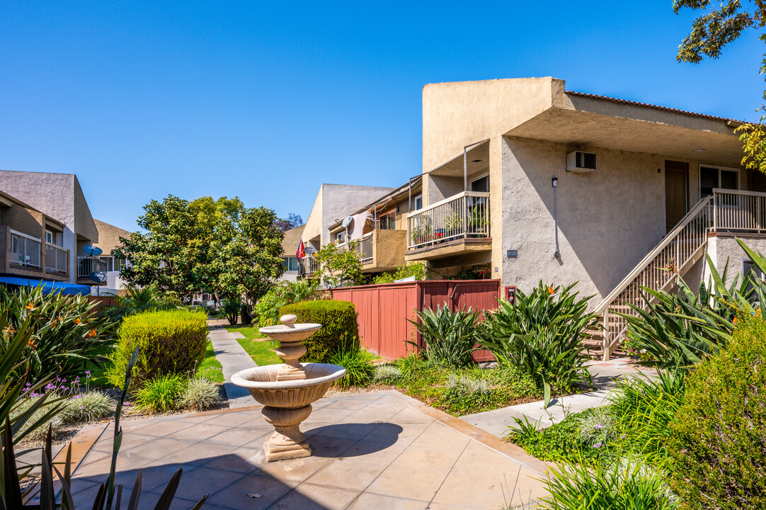 Park Larson Apartments in Garden Grove, CA - Foto de edificio