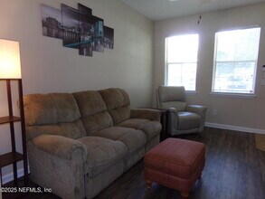 13052 Sunset Lake Dr in Jacksonville, FL - Foto de edificio - Building Photo