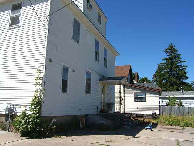 110 W Onota St in Munising, MI - Building Photo - Building Photo