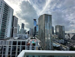 41 SE 5th St, Unit 1508 in Miami, FL - Foto de edificio - Building Photo