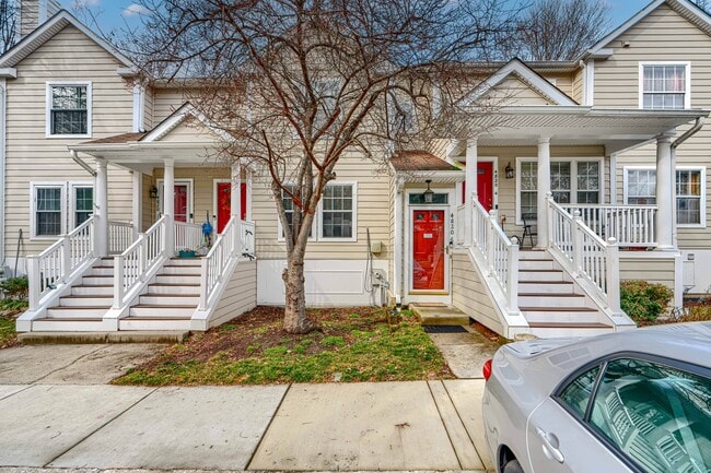 4820 Dorsey Hall Dr in Ellicott City, MD - Building Photo - Building Photo