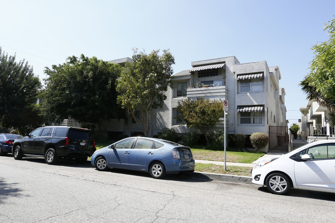 3445 Mentone Ave in Los Angeles, CA - Building Photo