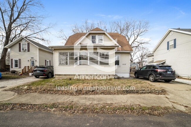 1117 Woodlawn Ct in Pekin, IL - Building Photo - Building Photo