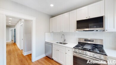 21 Magnus Ave in Somerville, MA - Foto de edificio - Building Photo