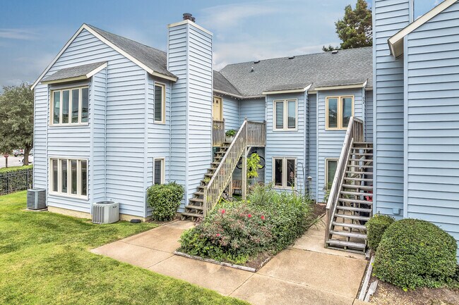 Runnington Place in Virginia Beach, VA - Building Photo - Building Photo