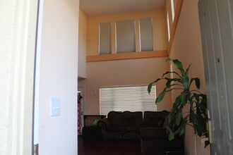 338 Sutterwind Dr in Milpitas, CA - Foto de edificio - Building Photo