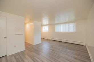 Mayor Apartments - UTILITIES INCLUDED*! in Denver, CO - Building Photo - Interior Photo