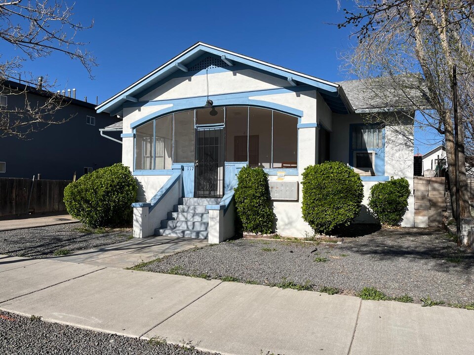 117 High St NE in Albuquerque, NM - Building Photo