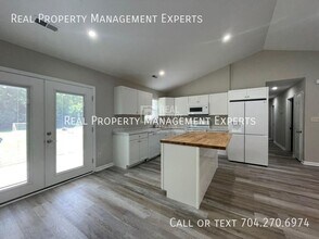 3220 Braewick Pl in Charlotte, NC - Building Photo - Building Photo