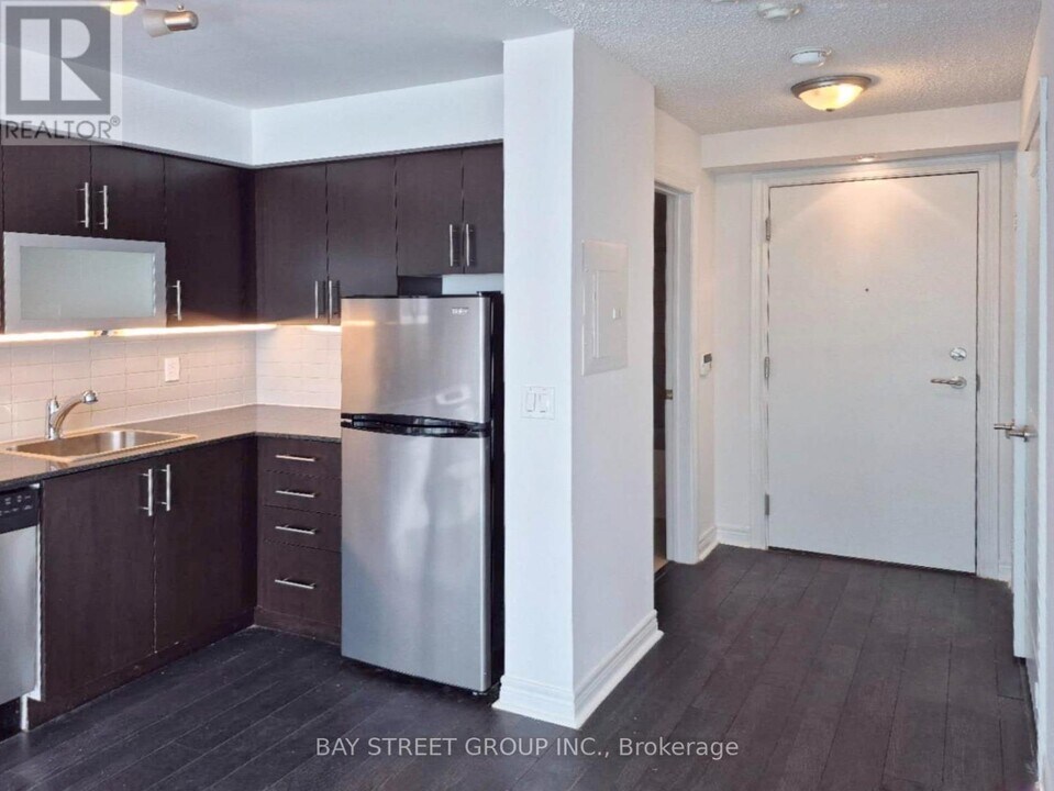 50 Town Centre Court in Toronto, ON - Building Photo